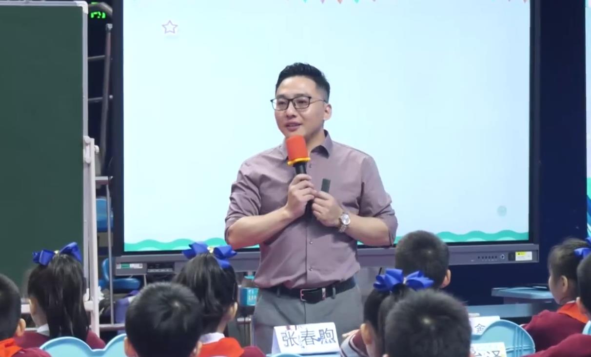 丁衛(wèi)，《胡蘿卜先生的長(zhǎng)胡子》，三年級(jí)上冊(cè)，第四單元