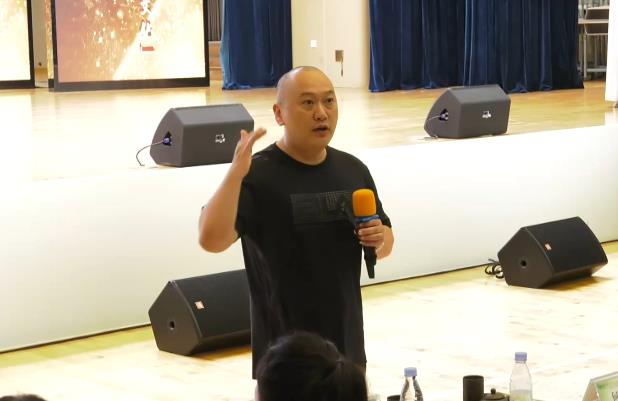 何捷，《專家講座：神話、寓言教學(xué)與中華傳統(tǒng)文化滲透》