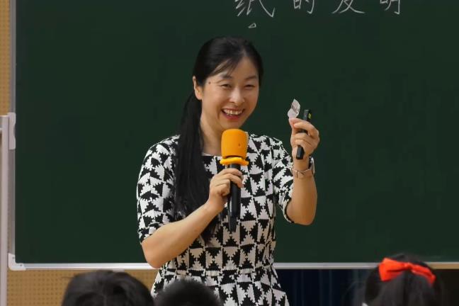 馮櫟鈞，《紙的發(fā)明》，三年級下冊，第三單元