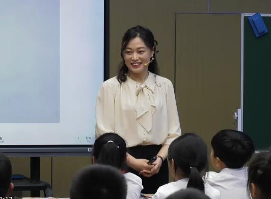 劉玲，《我的“自畫像”》，四年級(jí)下冊(cè)習(xí)作，第七單位