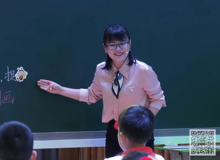 曾祥紅，《蜜蜂》，三年級(jí)下冊(cè)，第四單位