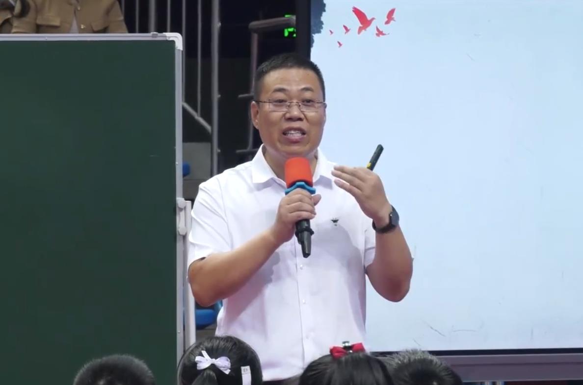 李二猛，《冀中的地道戰(zhàn)》，五年級上冊，第二單元