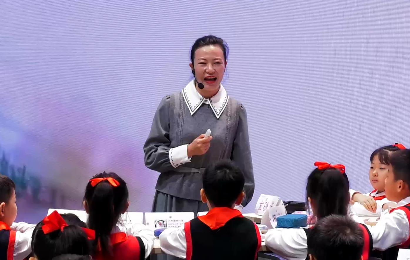梁靜，《閱讀策略：總也倒不了的老屋》，三年級上冊，第四單元