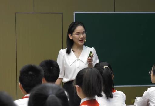 秦建英，《插上科學(xué)的翅膀飛》，六年級(jí)下冊(cè)習(xí)作，第五單位