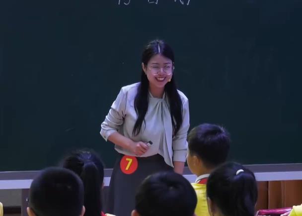 陳鳳，《白鵝》，四年級(jí)下冊(cè)，第四單位