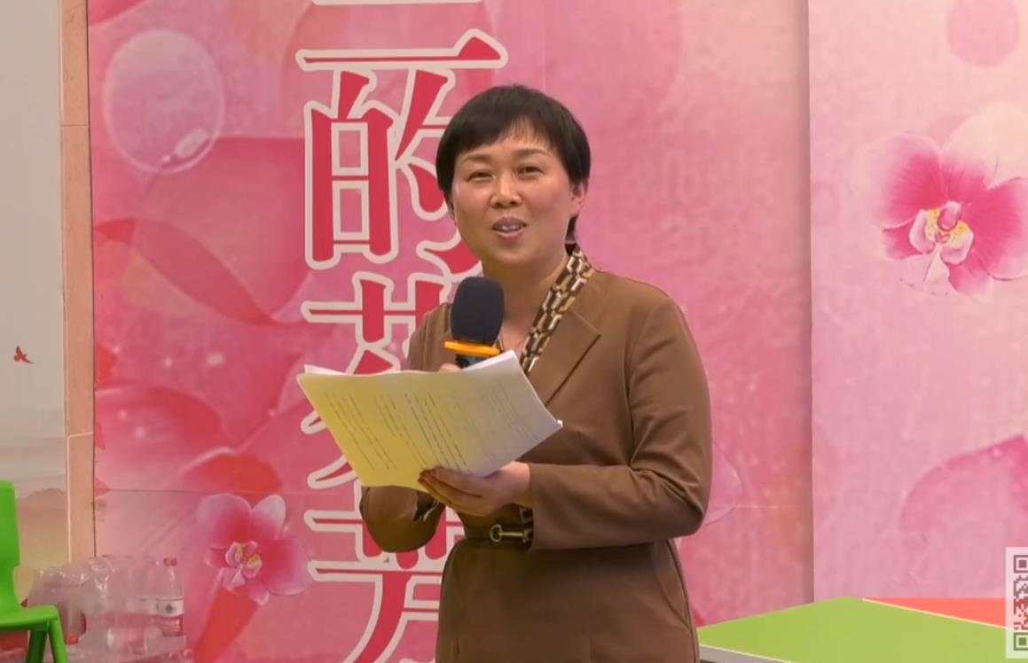  魏小娜，專家評(píng)課